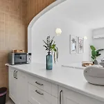 شقة Modern 1bdr Flat With Pool In By Lovelystay