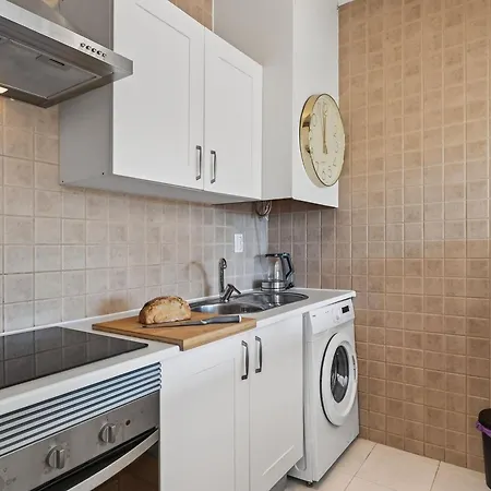 Modern 1bdr Flat With Pool In By Lovelystay Διαμέρισμα Αλμπουφέιρα