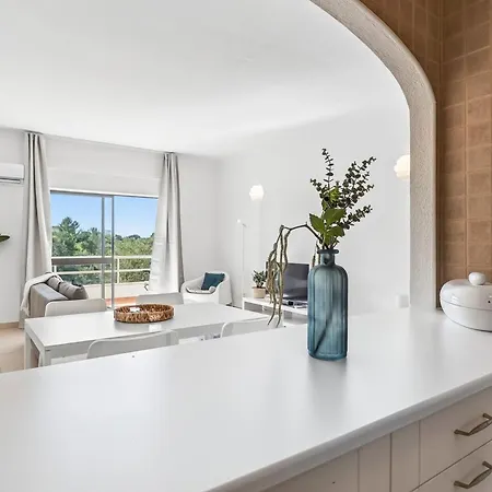 Modern 1bdr Flat With Pool In By Lovelystay * Αλμπουφέιρα