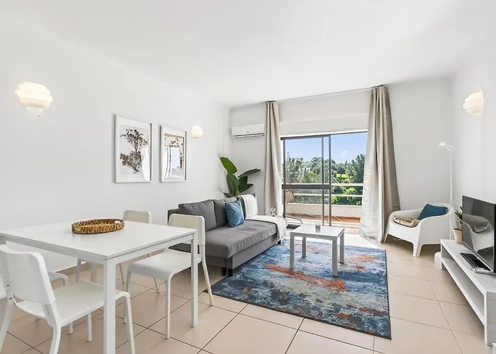 Apartment Modern 1bdr Flat With Pool In By Lovelystay *