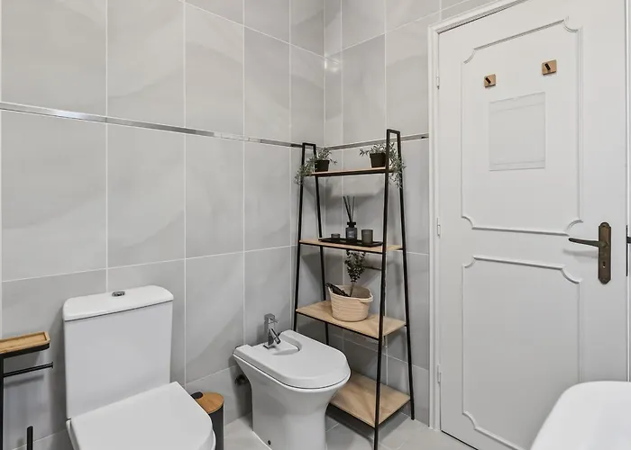 Modern 1bdr Flat With Pool In By Lovelystay