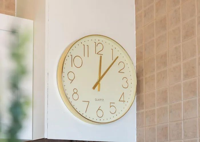 Modern 1bdr Flat With Pool In By Lovelystay Apartment