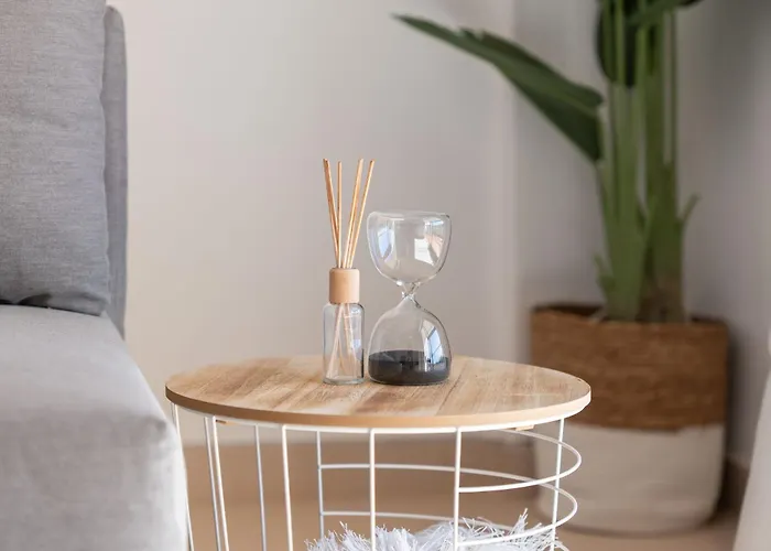 Modern 1bdr Flat With Pool In By Lovelystay