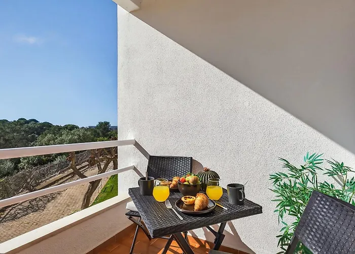 Modern 1bdr Flat With Pool In By Lovelystay Apartment *