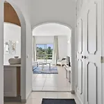 Modern 1bdr Flat With Pool In By Lovelystay Apartmán *