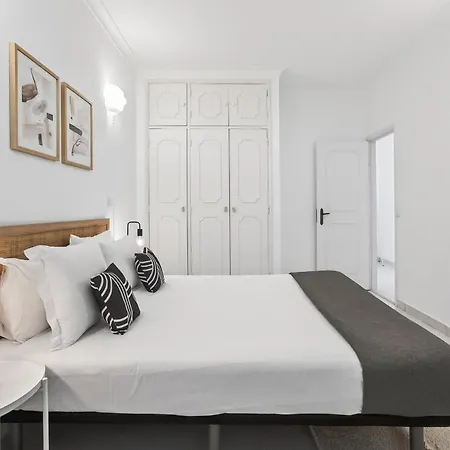Apartmán Modern 1bdr Flat With Pool In By Lovelystay Albufeira